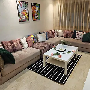 Stylish 3 Bedroom Apartment For Families, Comfort, Space & Elegance With Stunning Balcony Views الدار البيضاء